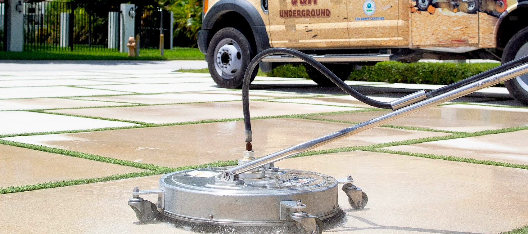 Residential & Commercial Pressure Cleaning Services in South Florida